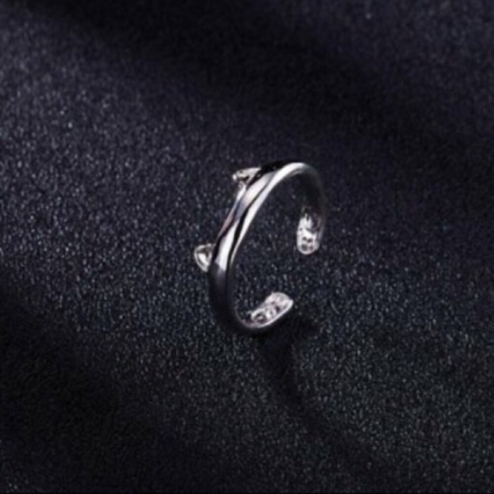 2 LEFT 🐈 NWT SILVER-TONE STAINLESS STEEL CAT RING - Picture 4 of 5